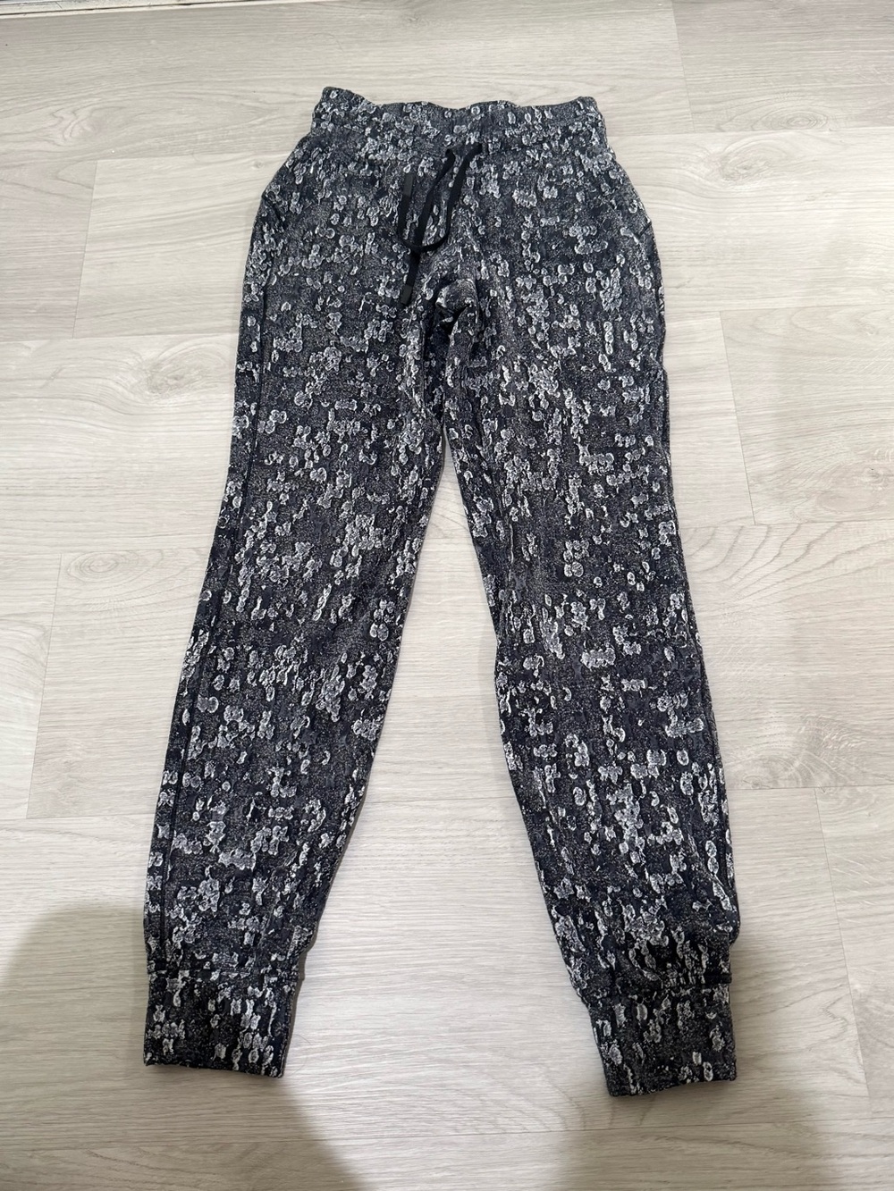 Lululemon High Rise Joggers Speckled Black White Sweatpants - Size 2